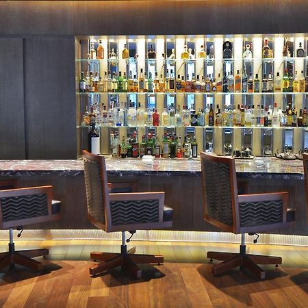 Alvear Art Hotel Buenos Aires Exterior foto The bar at the lounge
